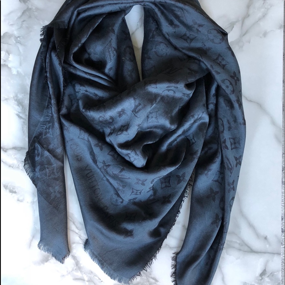 *DROPPED PRICE* Authentic LV Monogram Voile Shawl